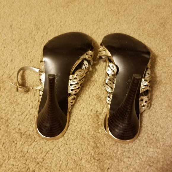 Softest leather Calvin Klein Heels - Picture 3 of 3